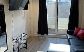 Lovely One Bedroom Condo With Free Parking